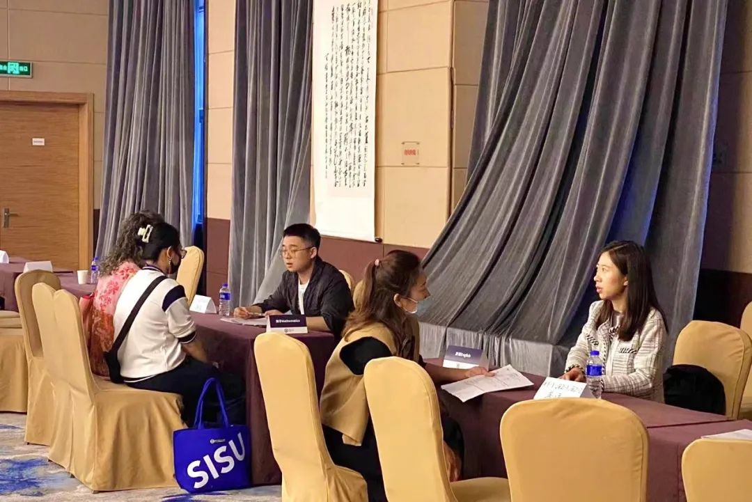 上外立泰剑桥斩获2022年度关爱学生发展奖！                