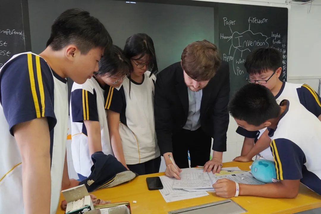 广州市华美英语实验学校老师Kane White :人生如旅                
