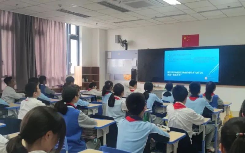 上海世外教育附属浦江外国语学校初中部“家长进课堂”活动                