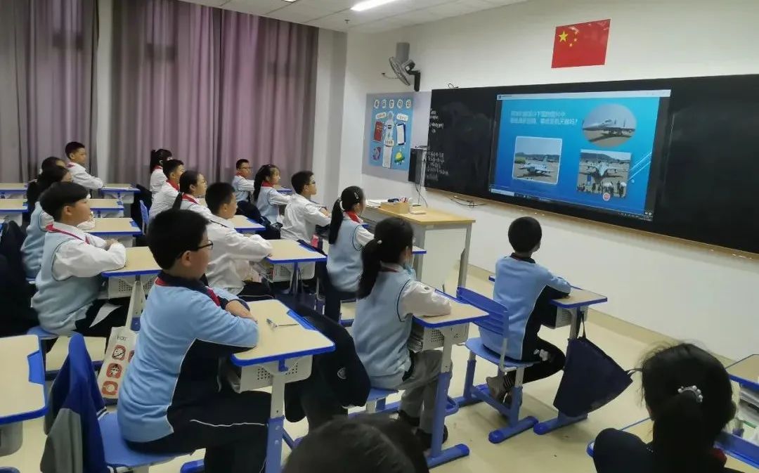 上海世外教育附属浦江外国语学校初中部“家长进课堂”活动                