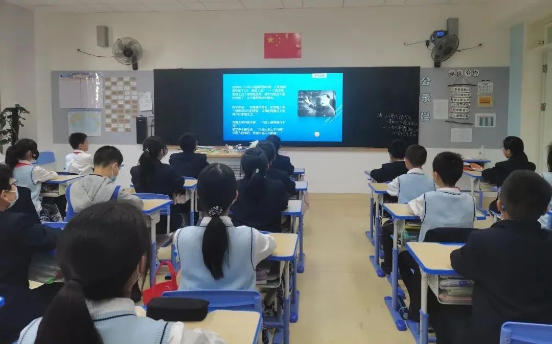 上海世外教育附属浦江外国语学校初中部“家长进课堂”活动                