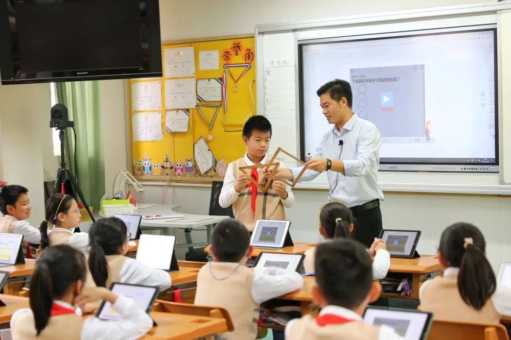 西南位育中学走访上海市民办复旦万科实验学校促发展                