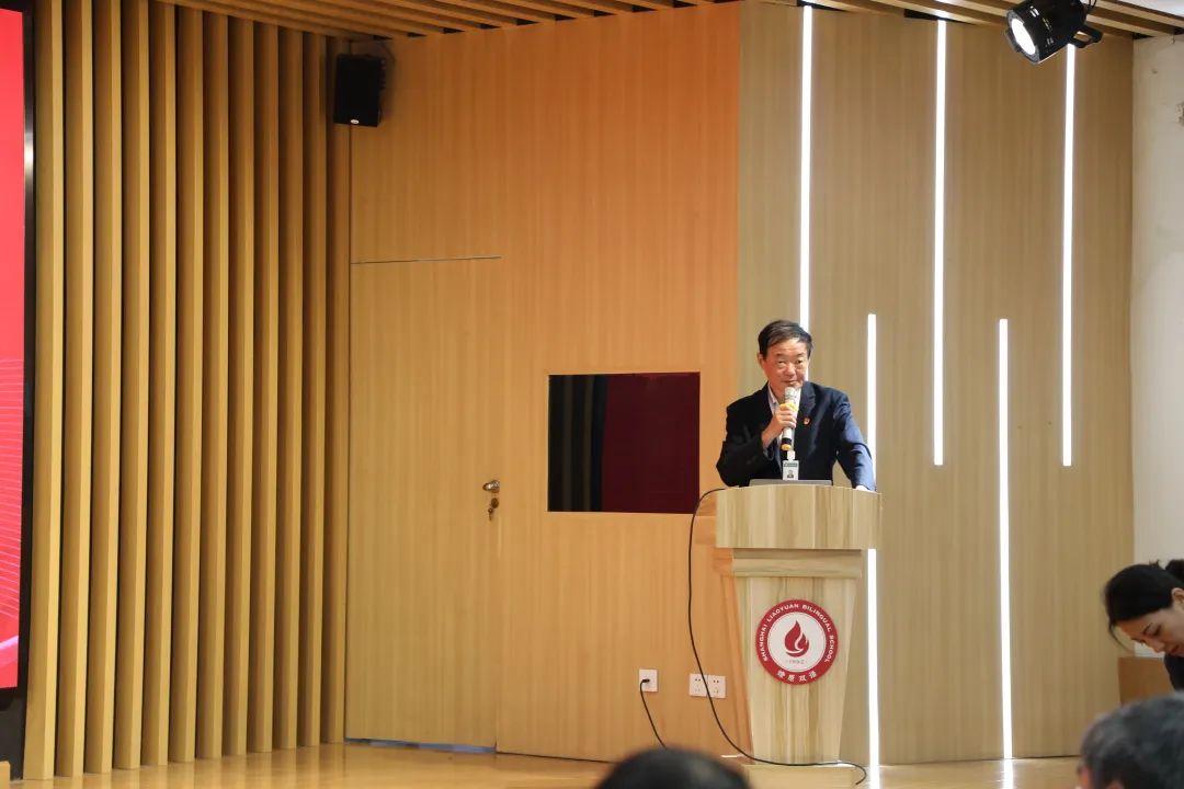 上海燎原双语学校新教师宣誓仪式                