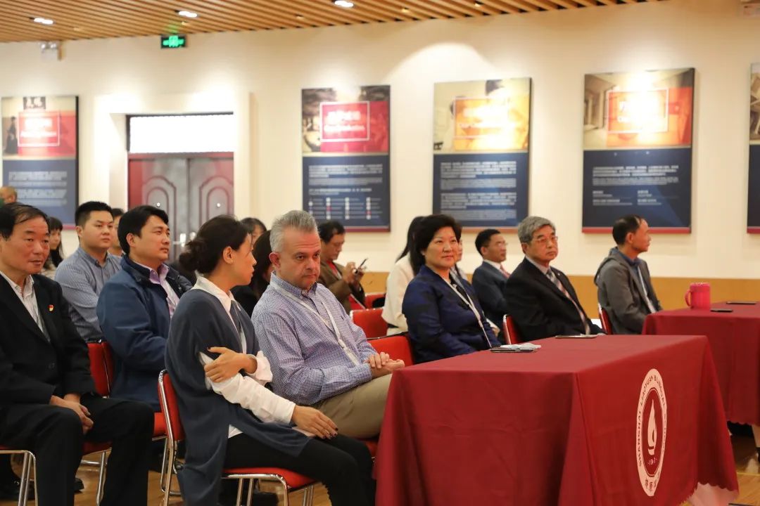 上海燎原双语学校新教师宣誓仪式                