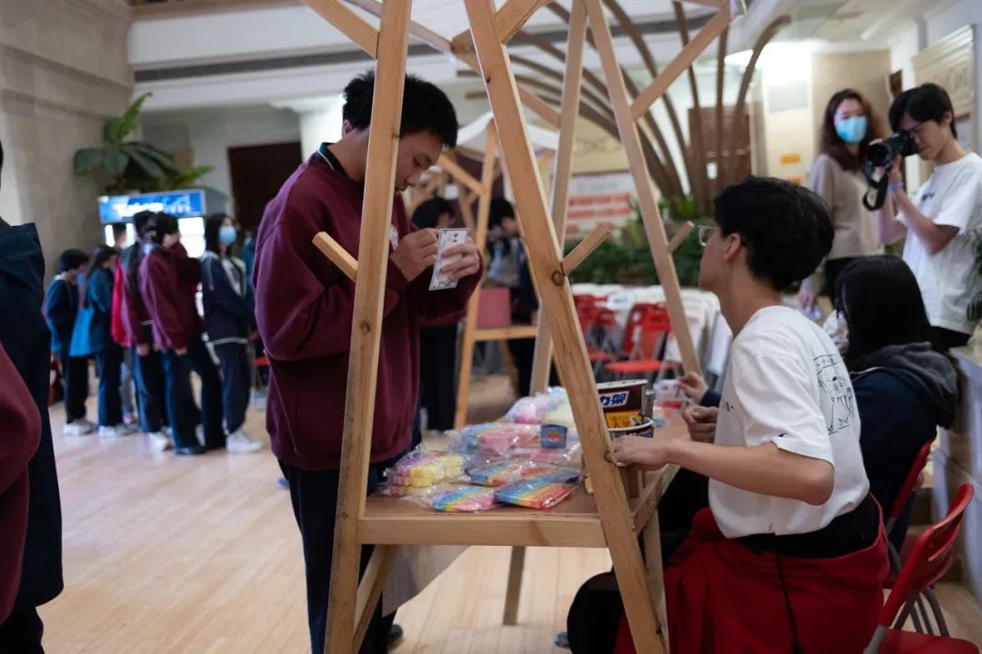 上海诺科国际学校心理沙龙活动：爱自己在每一天                