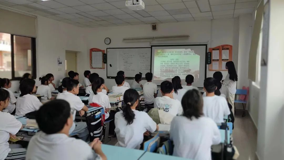 中加枫华国际学校普高班学习周恩来的精神系列活动展示                