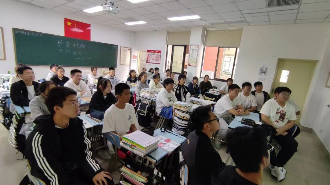 中加枫华国际学校普高班学习周恩来的精神系列活动展示                