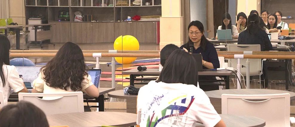 华南师范大学附属中学“华附讲坛工会专场”教职工健康讲座                