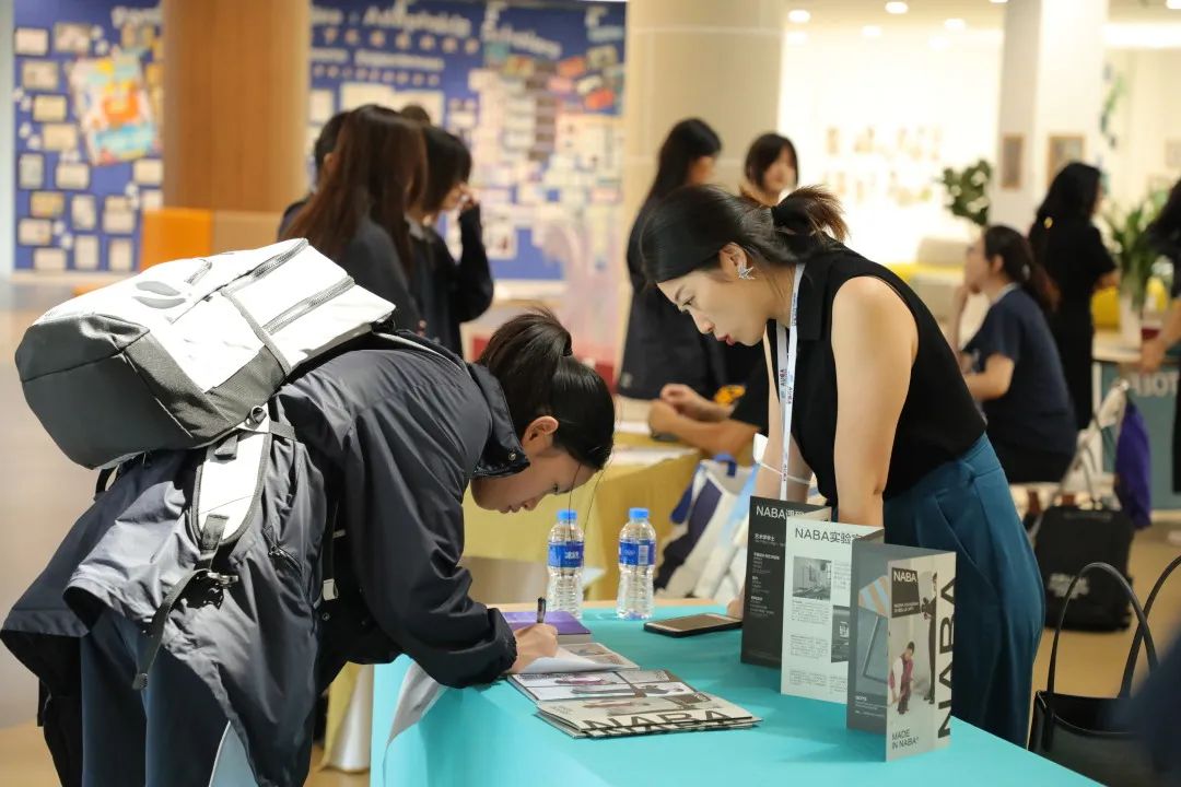 揭开神秘而强大的狄邦华曜国际学校升学指导面纱                