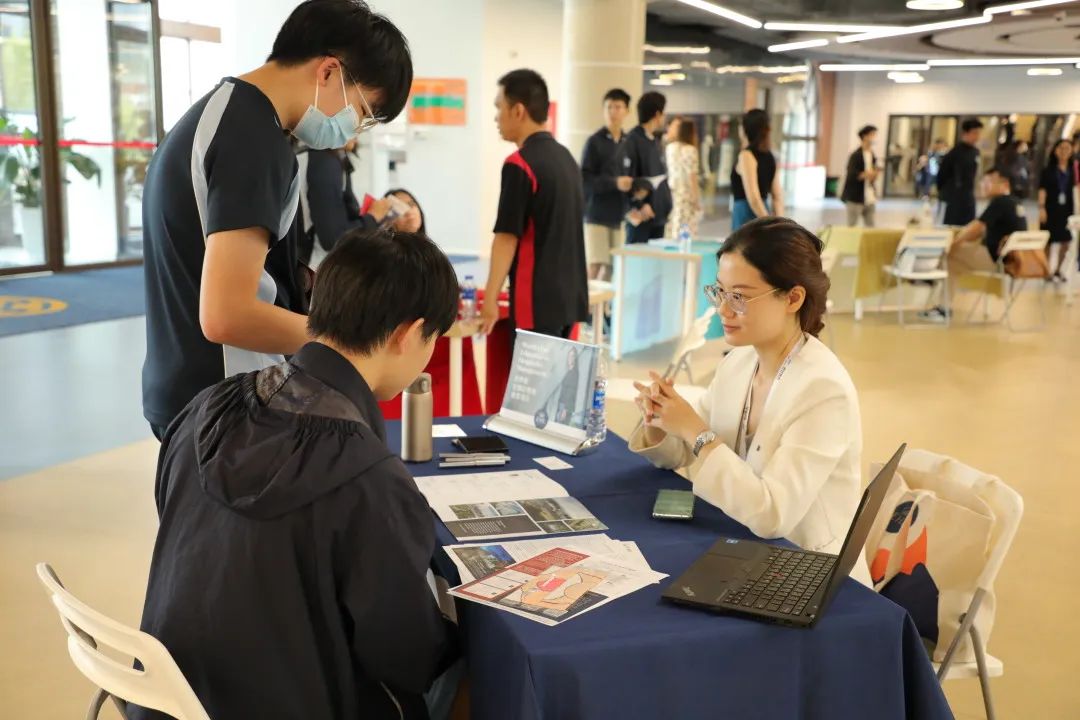 揭开神秘而强大的狄邦华曜国际学校升学指导面纱                