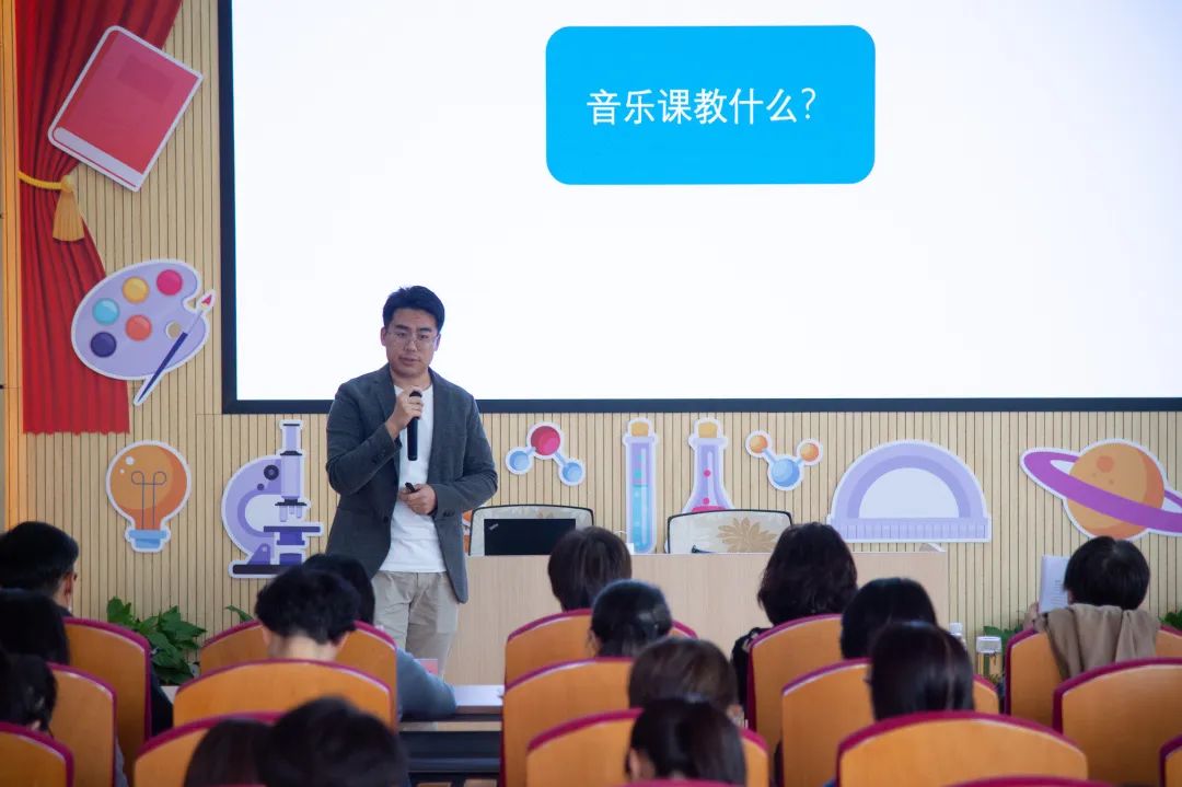记2022学年上海市世界外国语中学“百花杯”（境内）教学评比说课比赛                