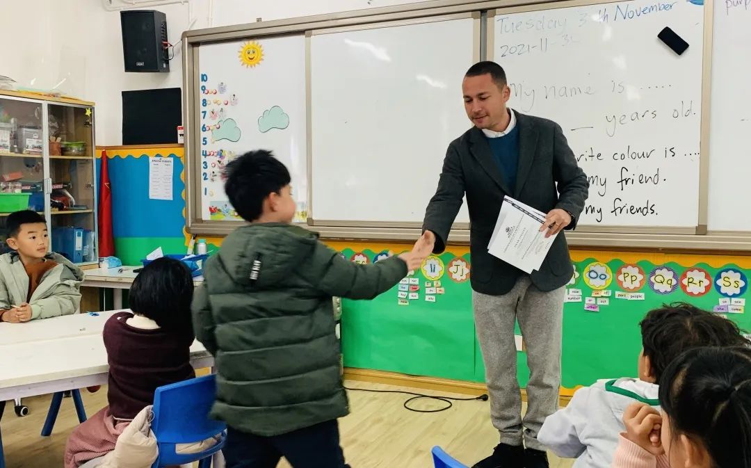 昆明市青苗国际学校教你积累单词有多重要！                