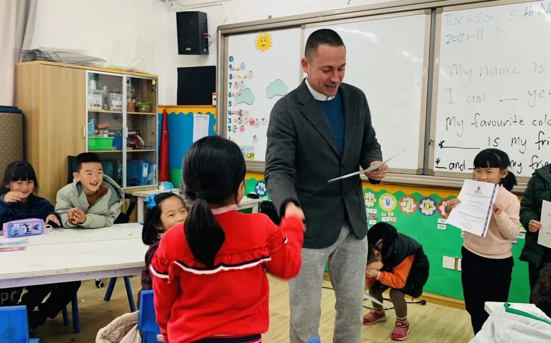 昆明市青苗国际学校教你积累单词有多重要！                