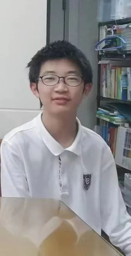 上海市西南位育中学科技月系列二：优秀机器人战队                