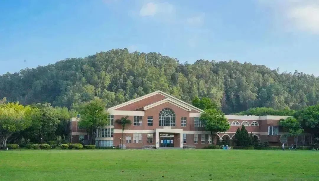 广州市英东中学家长说：英东蓝感染你我他                