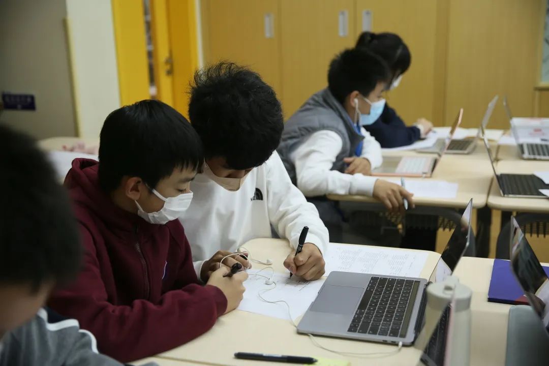 上海万科双语学校中学文化文明日活动                