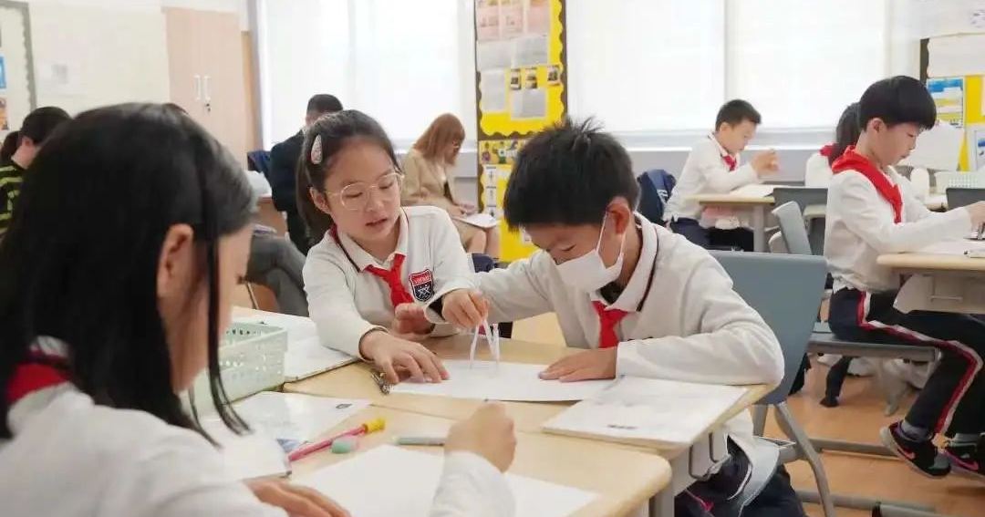 德英乐实验学校与上海浦东新区民办万科学校开展联合教研活动                