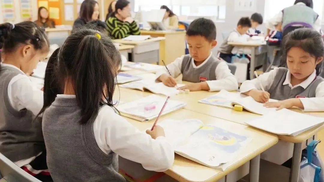 德英乐实验学校与上海浦东新区民办万科学校开展联合教研活动                