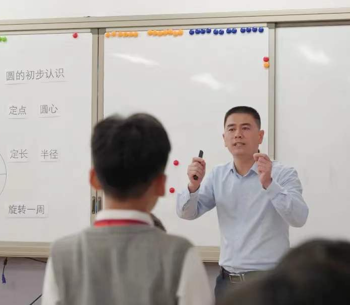 德英乐实验学校与上海浦东新区民办万科学校开展联合教研活动                