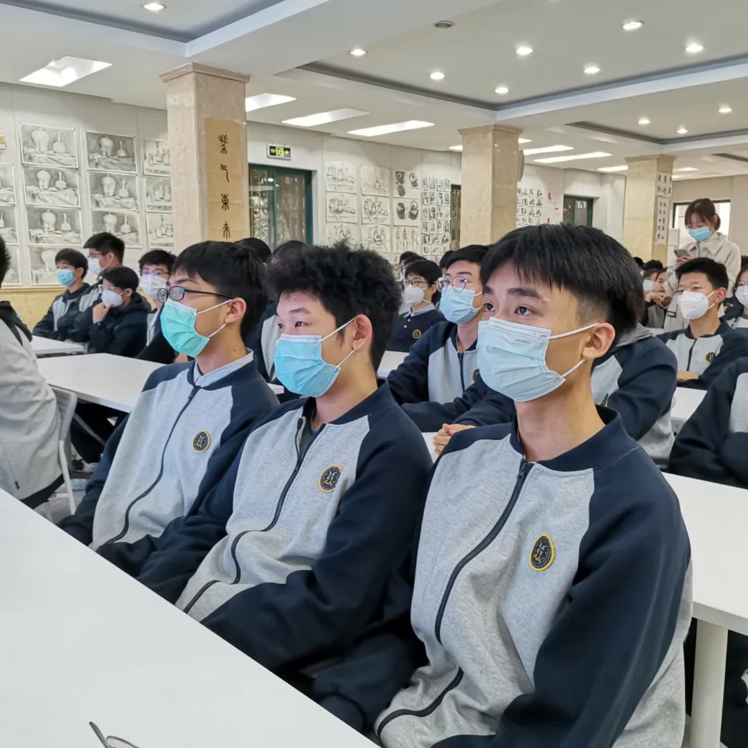 上海市民办新虹桥中学网络安全，携手共建！                