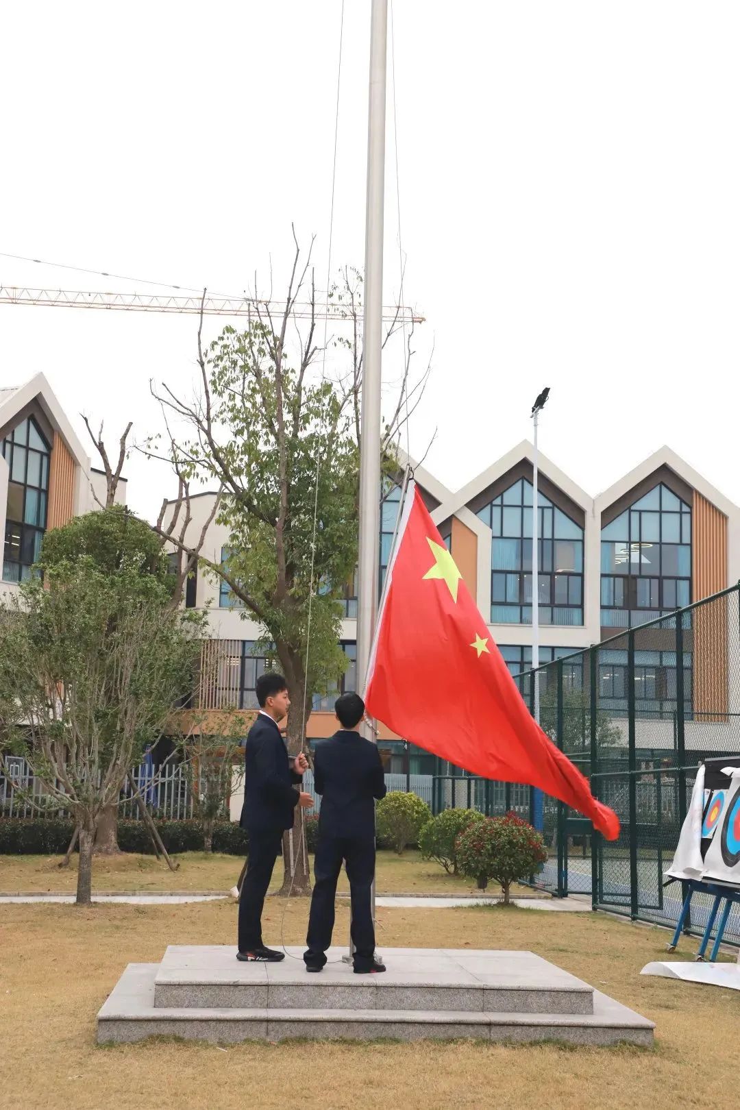 记十一月上海青浦区协和双语学校升旗仪式                