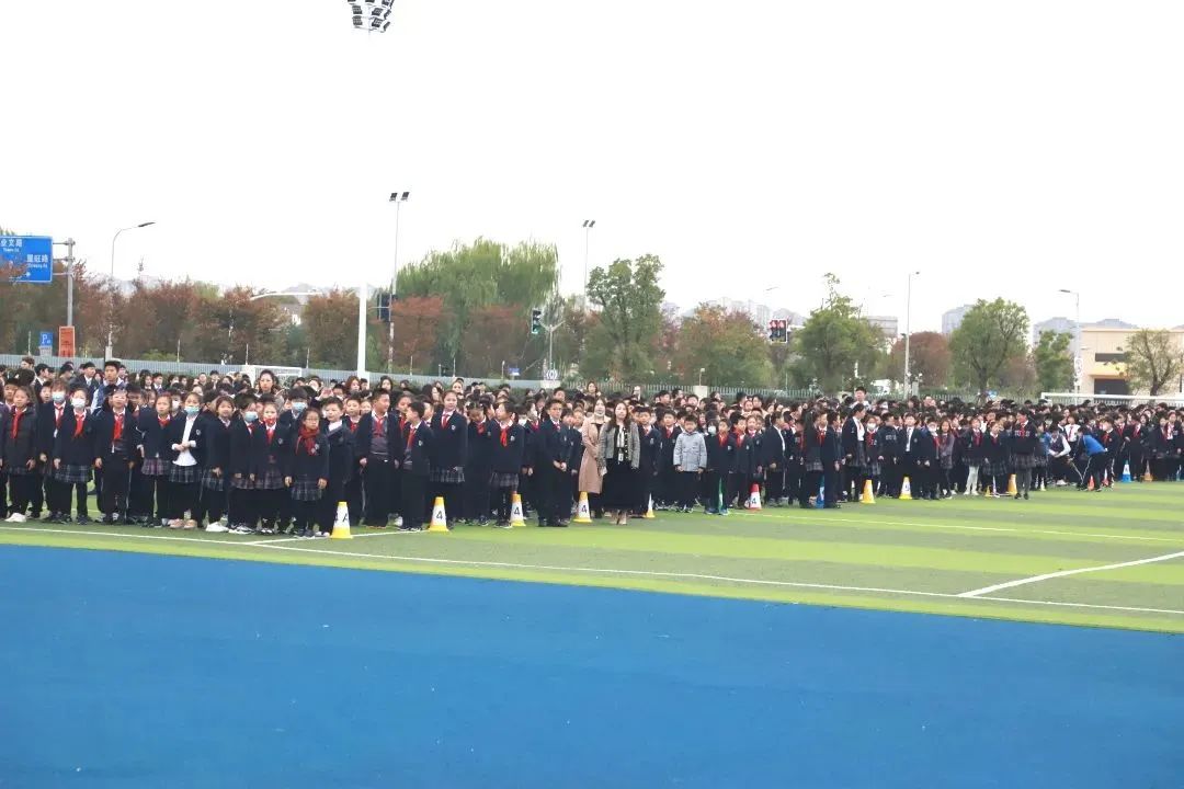 记十一月上海青浦区协和双语学校升旗仪式                