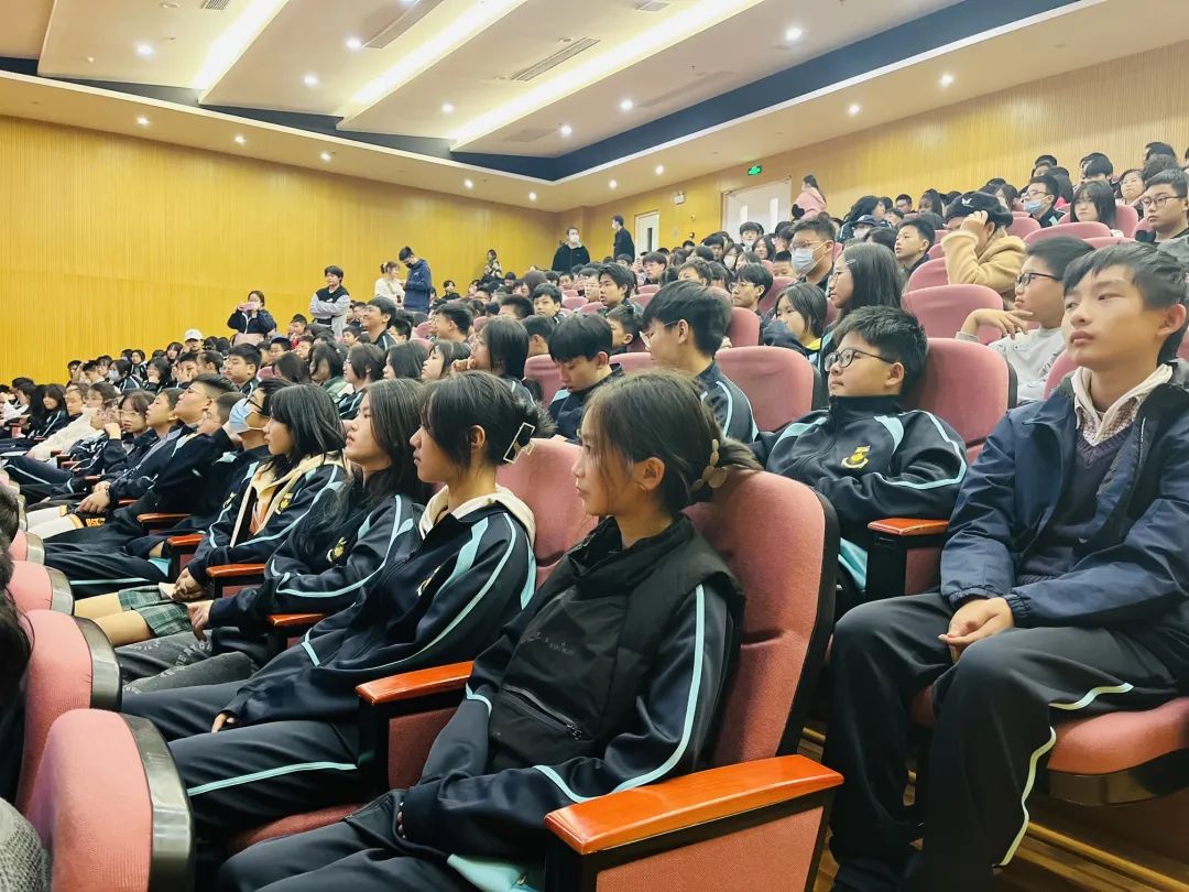中加枫华国际学校初中部期中表彰大会记录！                