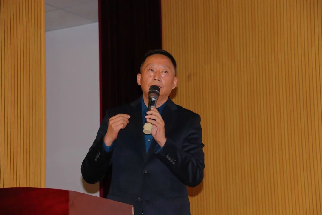 中加枫华国际学校初中部期中表彰大会记录！                