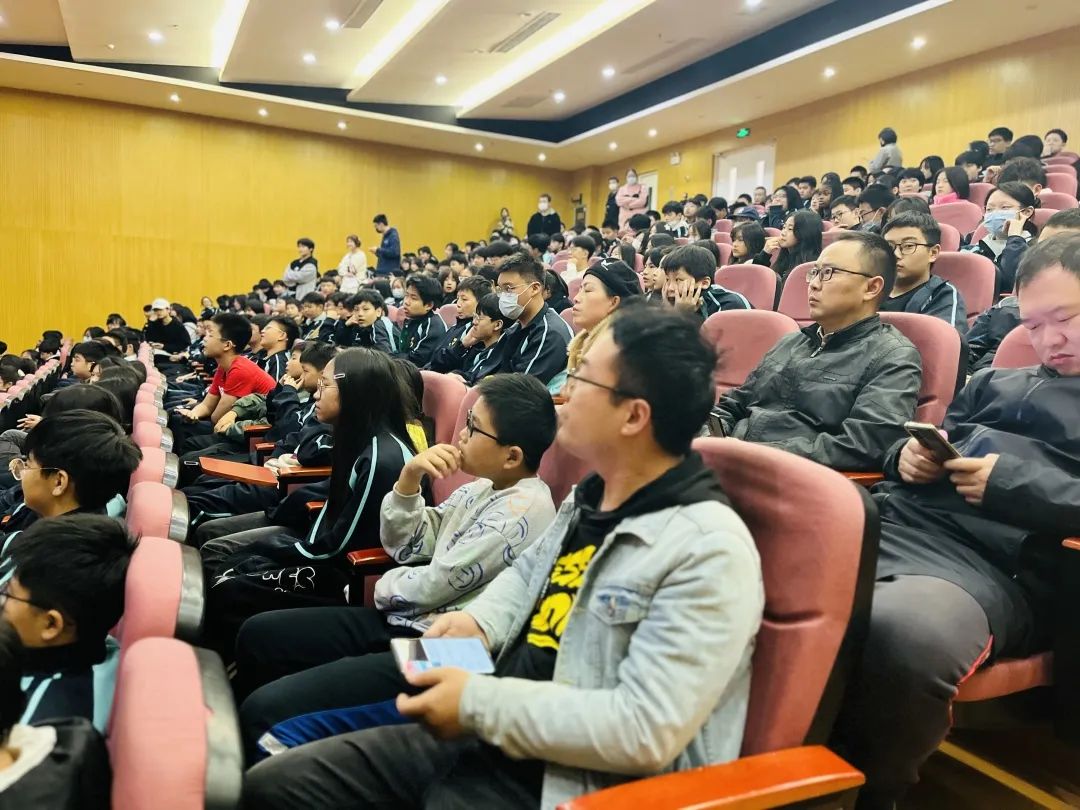 中加枫华国际学校初中部期中表彰大会记录！                