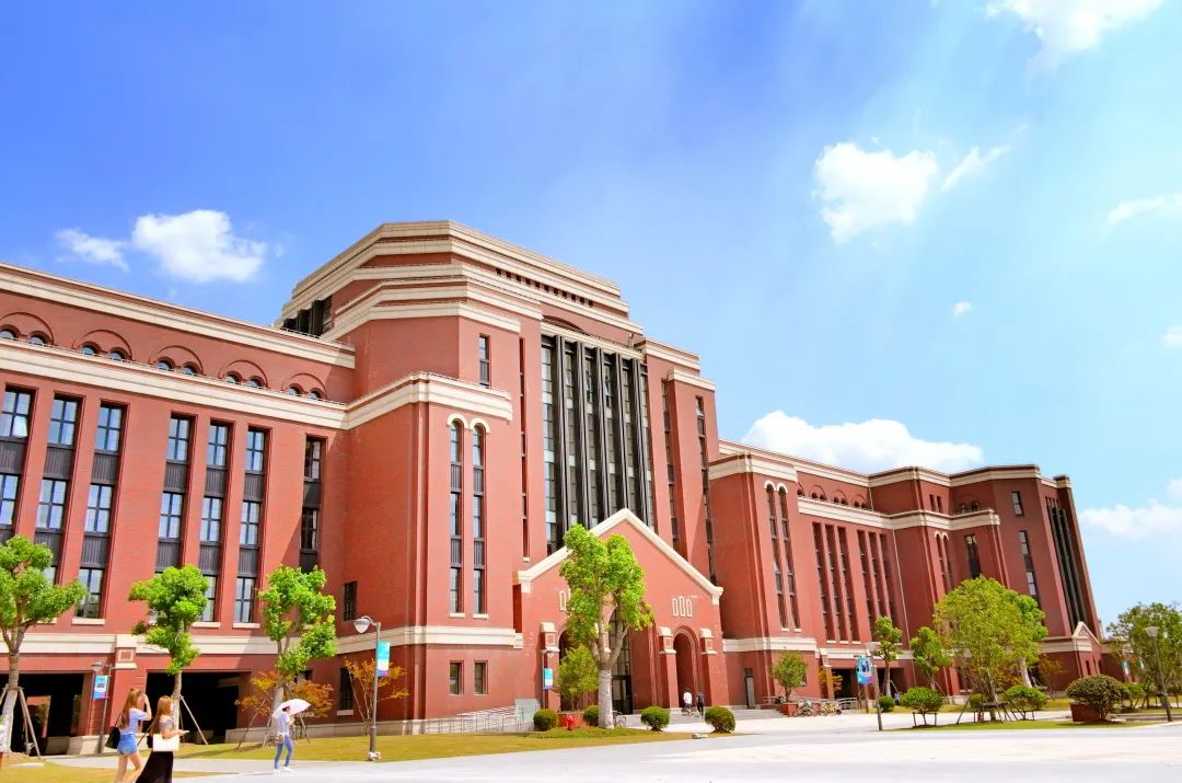 上海建桥国际高中升学及职业生涯双规划                