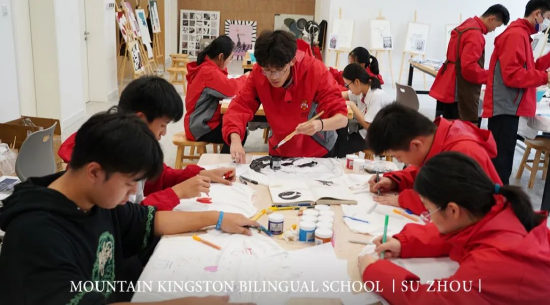 苏州山峰双语学校钱春梅 - 开设多彩拓展课程 放飞缤纷青春个性