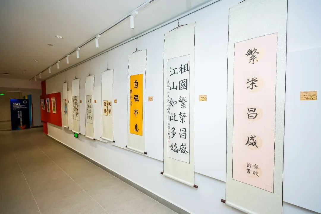 深港澳青少年成长峰会顺利开幕！                