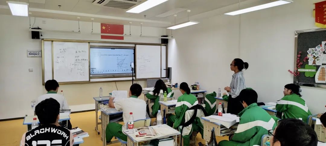 广州市香江中学国际部数学科组举行系列公开课                