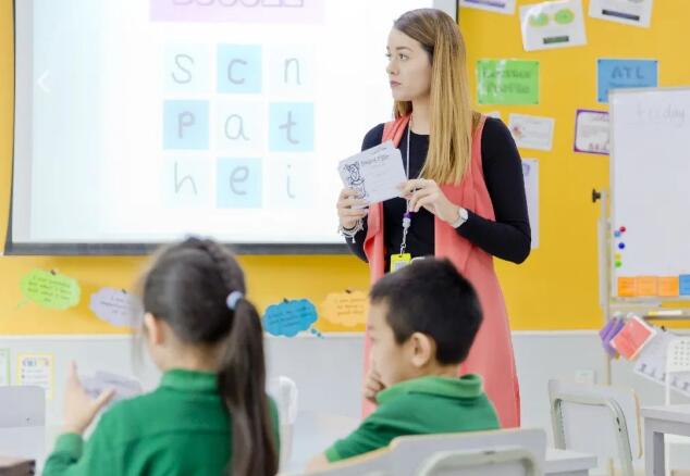 青苗学校:上国际学校给孩子选择合适的课程一定要知道这些要点! _ 青苗学校