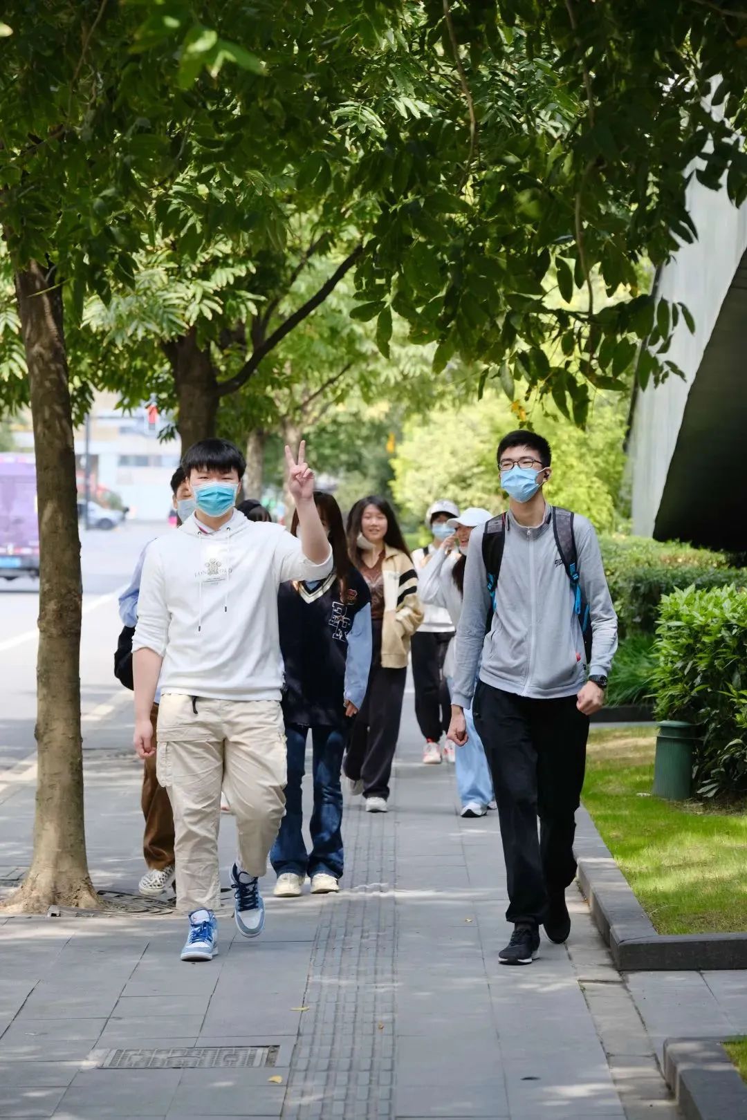燎原双语学校国际课程班体育集锦：运动会上拼团结                