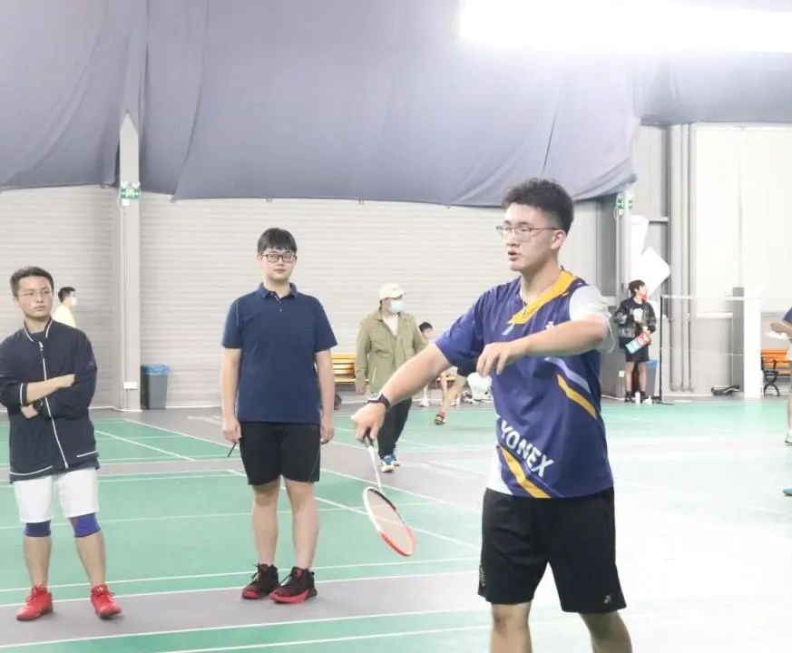 燎原双语学校国际课程班体育集锦：运动会上拼团结                