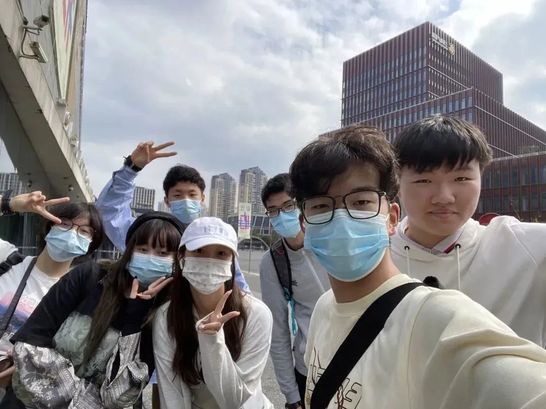 燎原双语学校国际课程班体育集锦：运动会上拼团结                