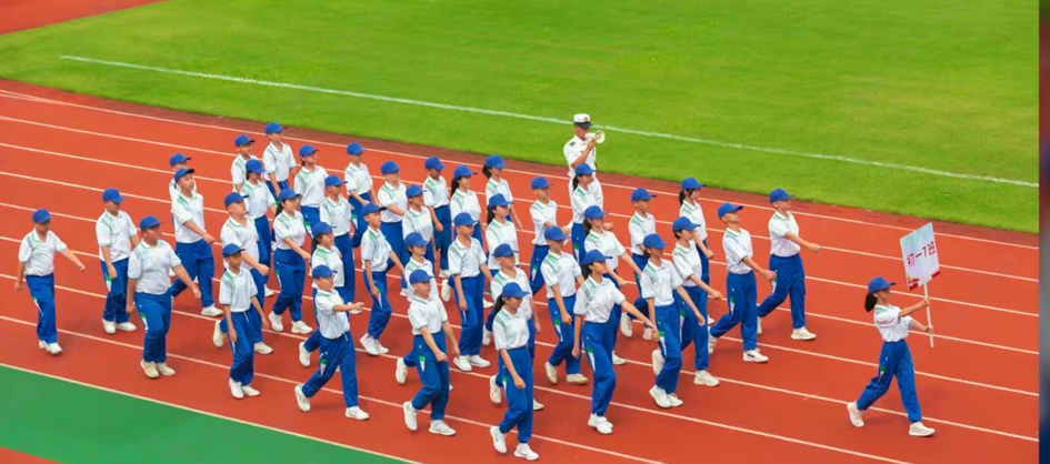 2022 _ 2023学年华南师范大学附属中学初中部第一学期散学典礼                