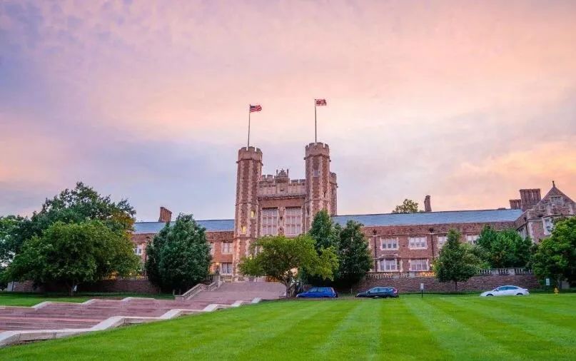 北京大学附属中学道尔顿学院：领航计划直达圣路易斯华盛顿大学                