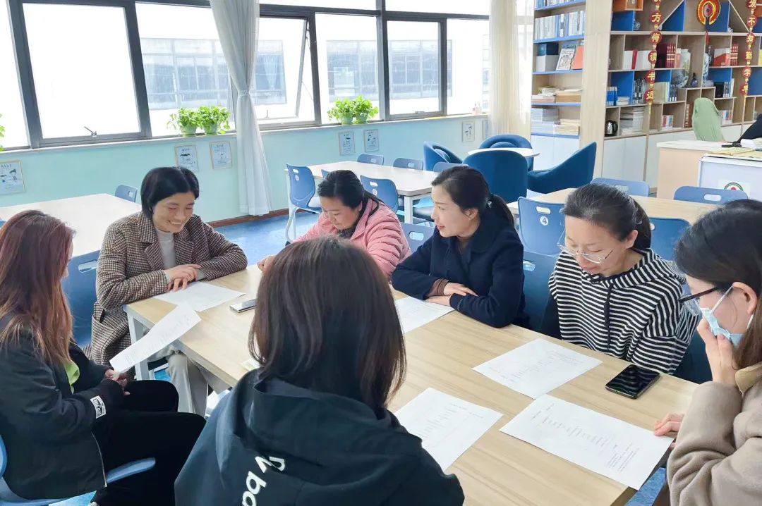 上海市民办尚德实验学校:读友会文学月阅读活动                