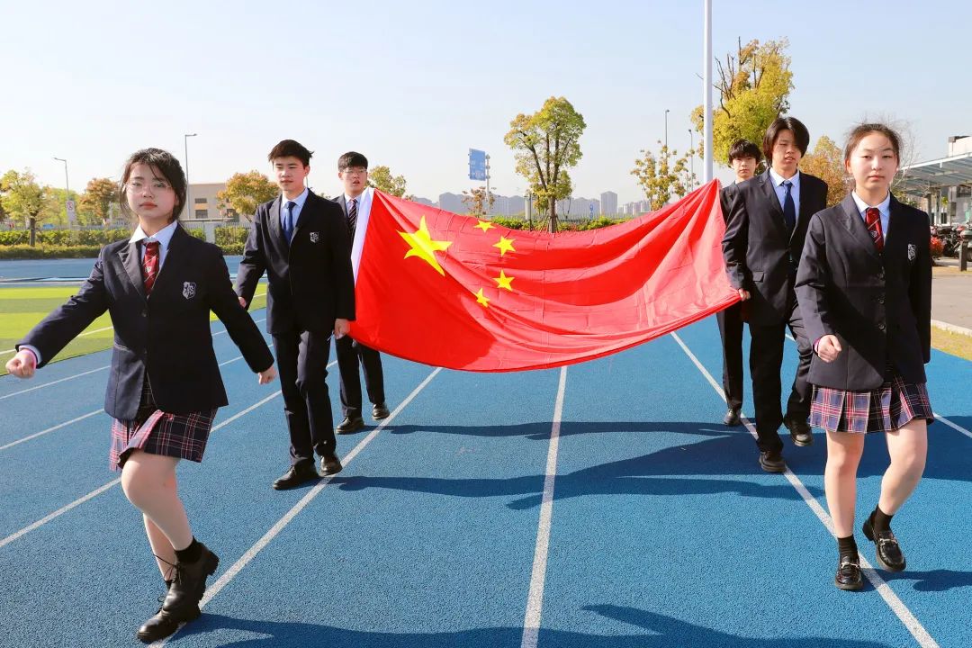 上海青浦区协和双语学校：四月升旗仪式                