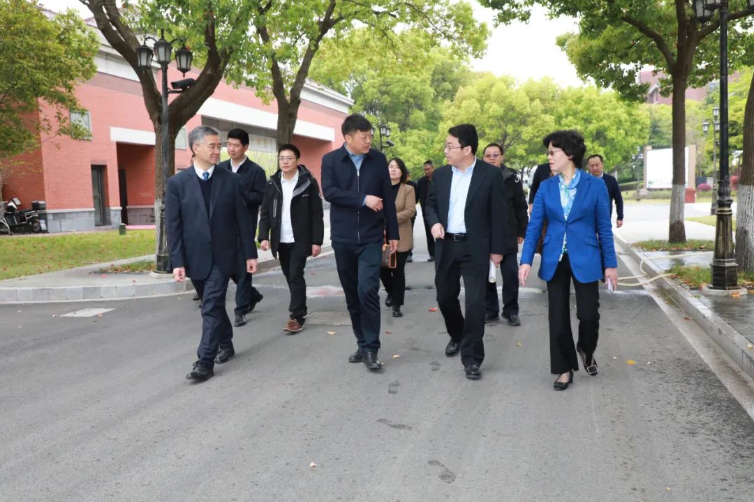 上海市进才中学:兰坪县党政代表团访问