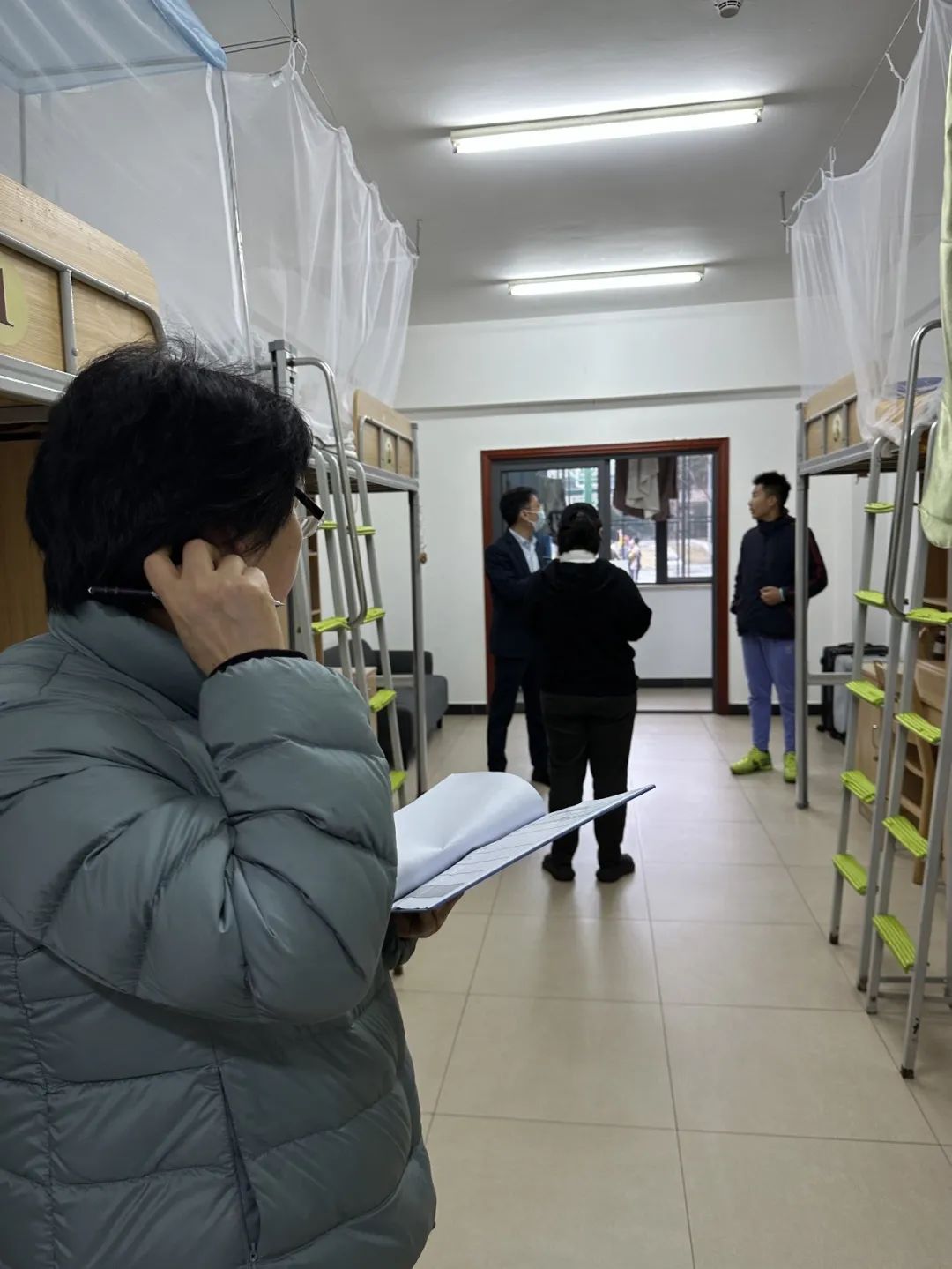 上海金山杭州湾双语学校：初中部温馨宿舍活动                