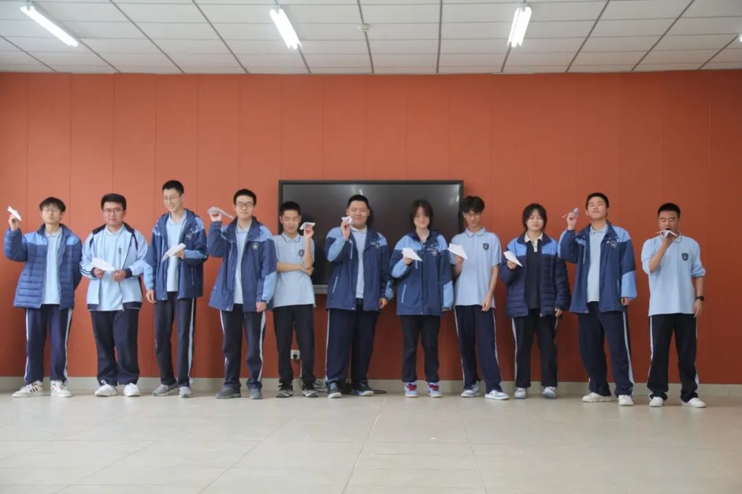 章丘双语学校高中部：心理团辅活动                